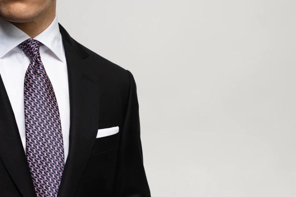 what-color-tie-to-wear-with-a-black-suit