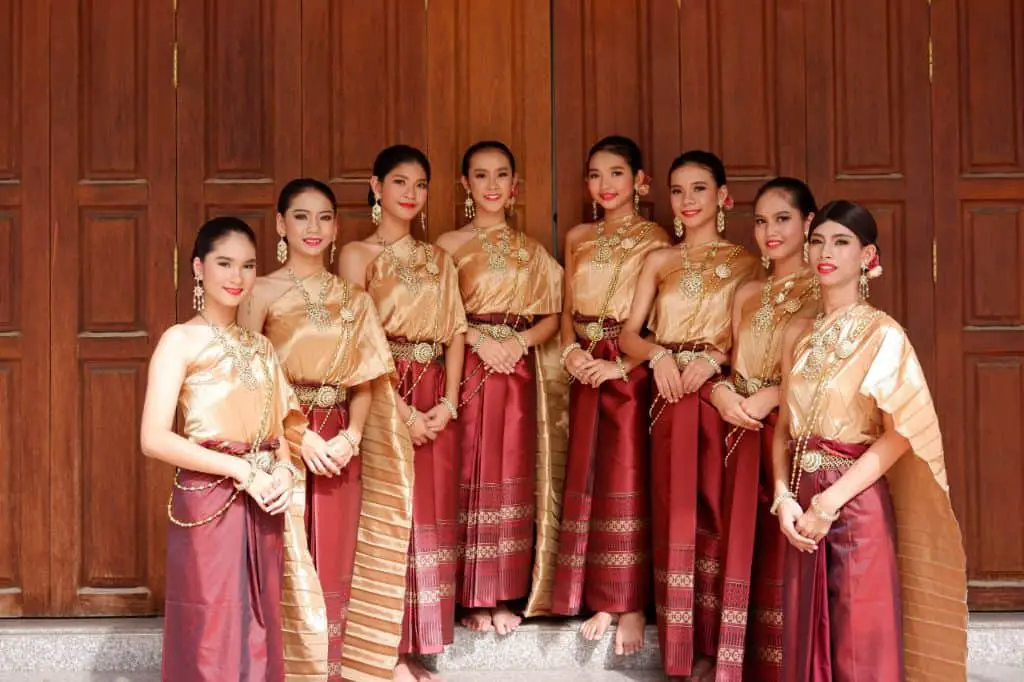 What are traditional Thai clothes called?