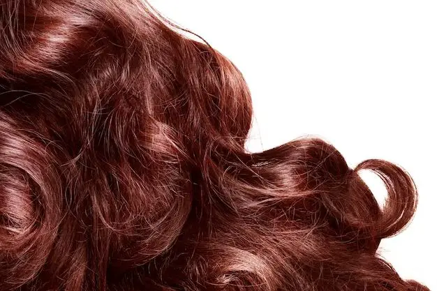 Can you dye dark hair red?